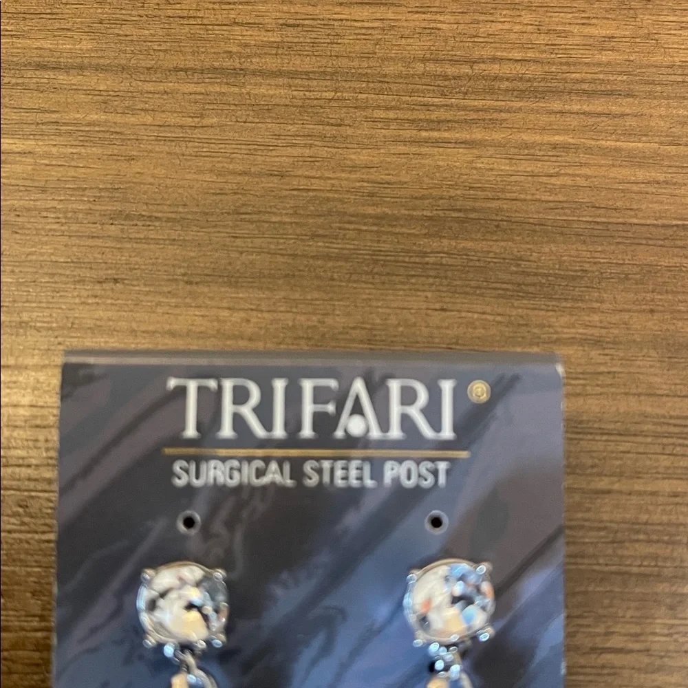 Trifari Y2K rhinestone drop earrings with silver ribbon detail